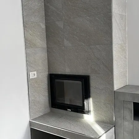 Delfina Apartment *