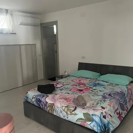 Delfina Apartment Infernetto