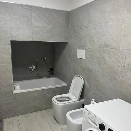 Delfina Apartment Infernetto